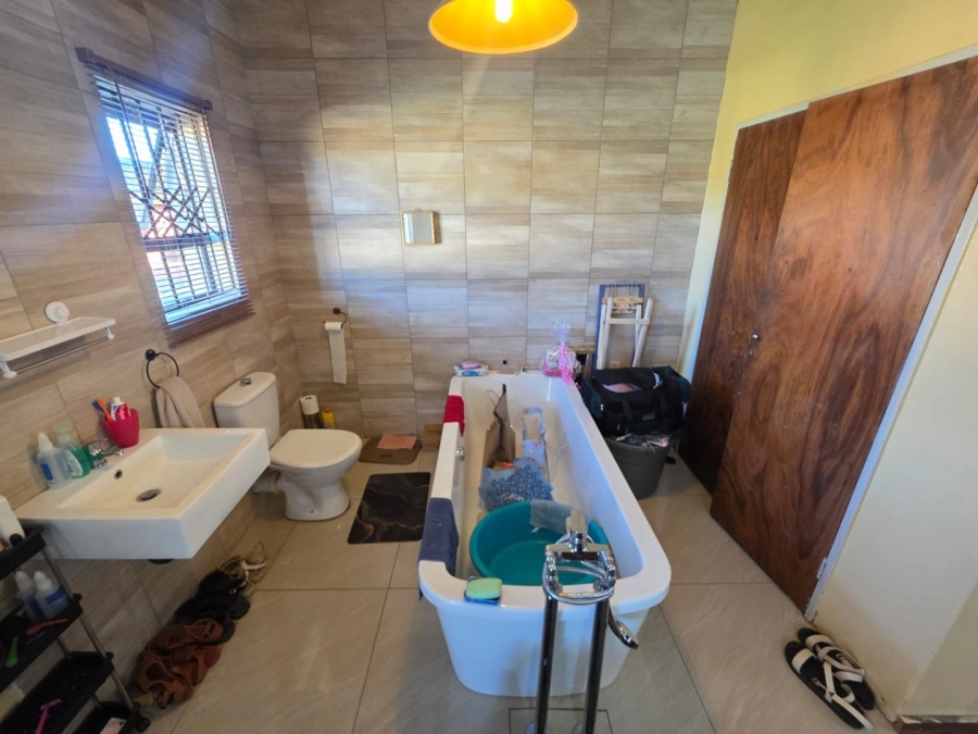 3 Bedroom Property for Sale in Verwoerdpark Northern Cape
